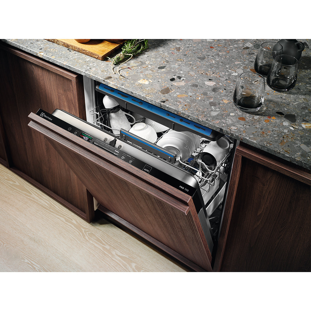 Посудомоечная машина Electrolux 600 SatelliteClean с лучем на полу